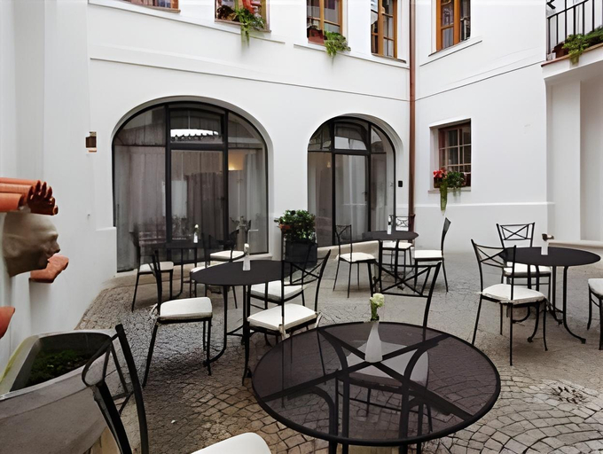Food & Drinks 5, Hotel At Green Grape, Praha 6