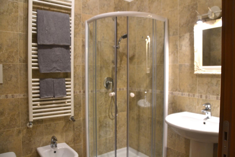Others 4, Residenze Principe Amedeo, Bari
