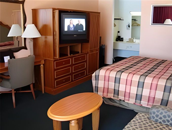 Bedroom 3, Knights Inn Lawton, Comanche