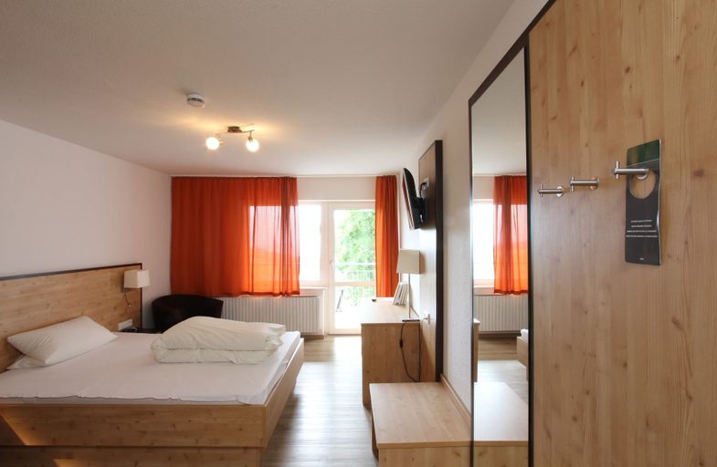 Bedroom 3, Alcor Hotel Löwen, Breisgau-Hochschwarzwald