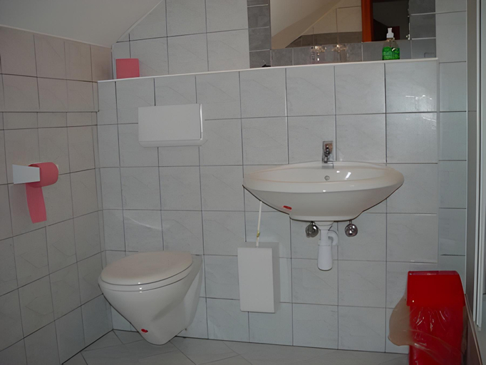 Bathroom 4, Hotel Bajt, Maribor