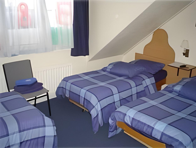Bedroom 1, LaTavolaCaldaHotel, Warwickshire