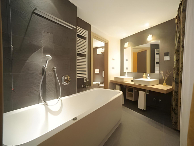 Bathroom 4, Boutique Exclusive Trento, Trento