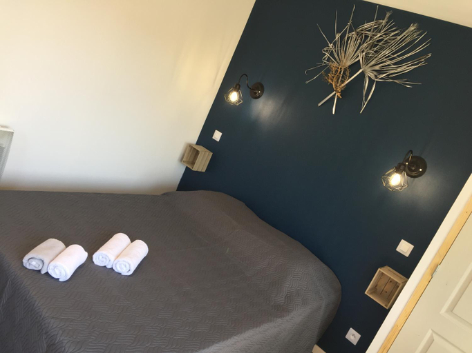 Bedroom 2, Les Palmiers, Isère