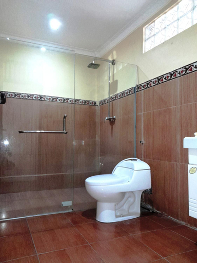 Bathroom 29