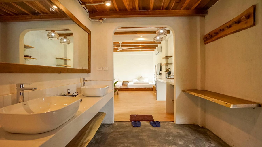 Bathroom 4, Bavi Myan Maison, Ba Vi