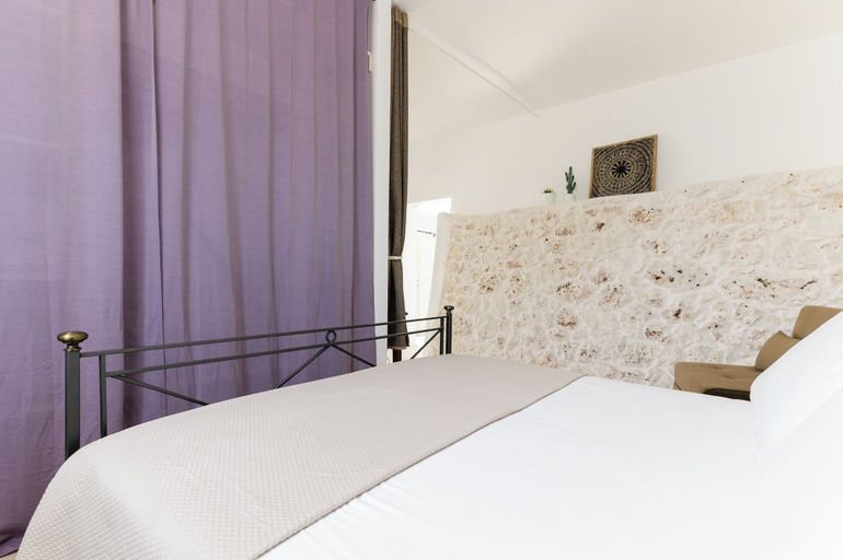 Bedroom 2, Villa Doc700 con piscina, Brindisi