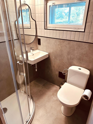 Bathroom, Odskocznia House, Bielsko