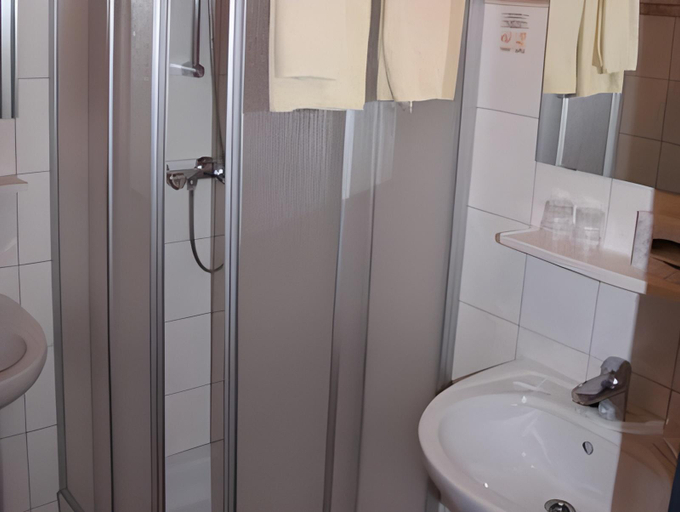 Bathroom 2, Sporthotel Molltal, Spittal an der Drau
