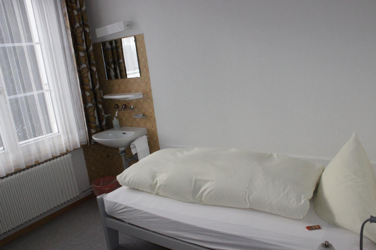 Bedroom 2, Bildungszentrum Burgbühl , Sense
