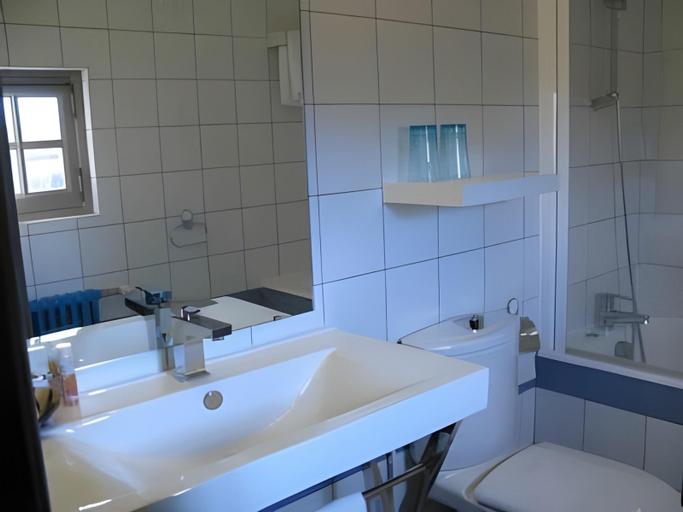 Bathroom 3, Domaine de la Maison Forte, Meuse