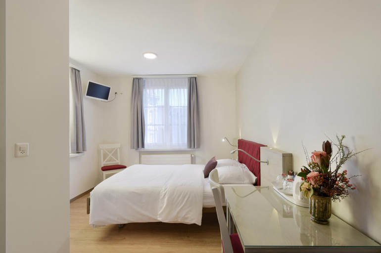 Bedroom 13
