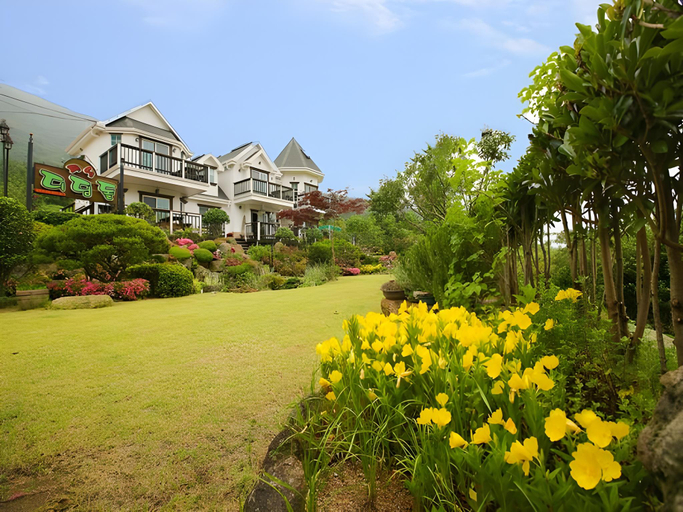 Others 2, Didimdol Pension, Geoje