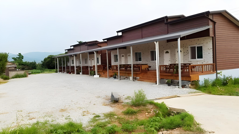 Others 4, Nonsan Deulkot Pension, Nonsan