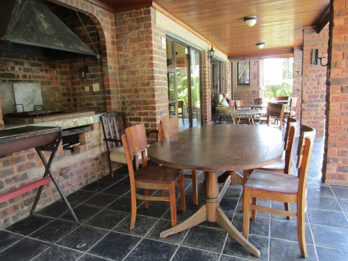 Others 5, The Sleeping Bao B&B, Umgungundlovu