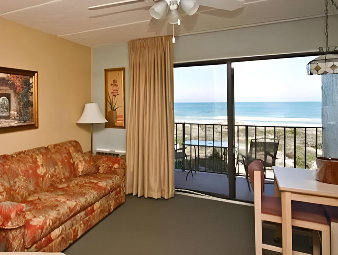 Public Area 3, Beacher's Lodge Oceanfront Suites, Saint Johns