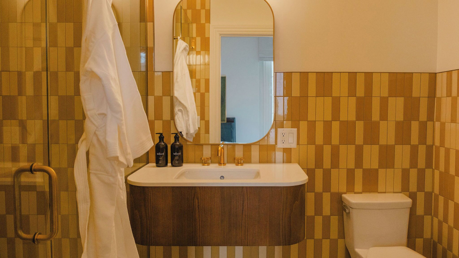 Bathroom 3, The Belvedere Hotel & Spa, Frontenac