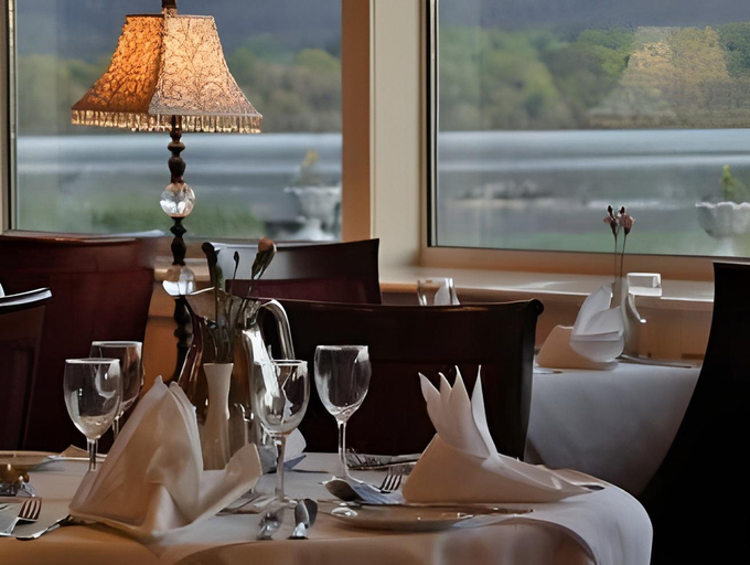 Food & Drinks 4, The Lake Hotel