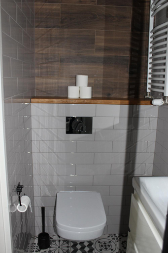 Bathroom 5, Lesny Mech, Augustów
