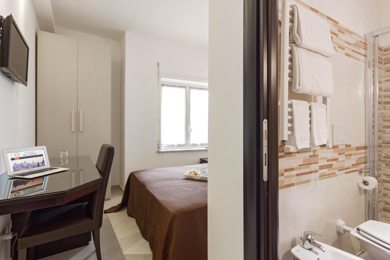 Bathroom 5, Sol Romae, Rome