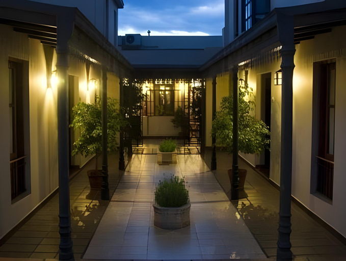 Others 5, El Arribo Hotel, Capital