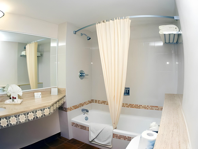 Bathroom, Gamma Merida El Castellano, Mérida
