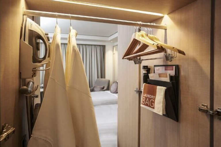Bedroom 27