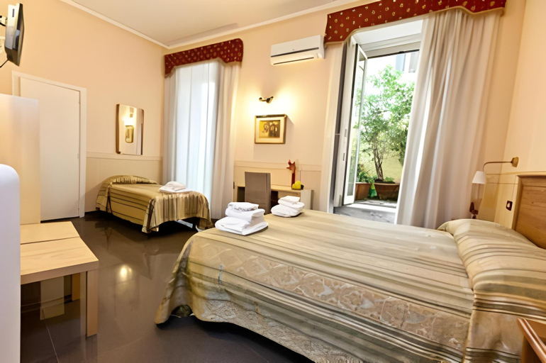 Bedroom 2, B&B MediNaples, Napoli