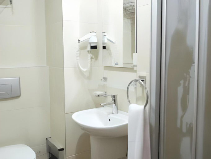 Bathroom 3, Hotel Davos Istanbul, Fatih
