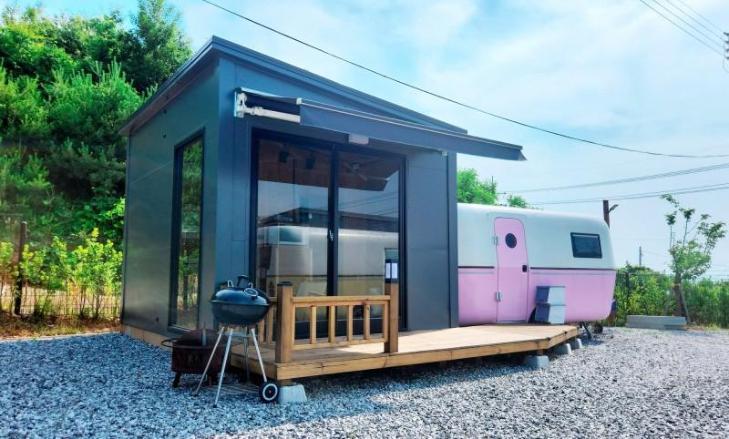 4, Hongseong Camp in Cozy Glamping Caravan, Hongseong