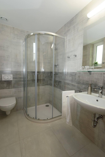 Others 5, Solid Gold Garni Hotel, Malacky