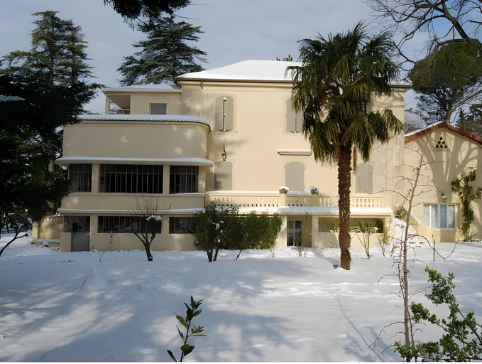 Others 5, Mansion in Provence with Pool Near Town, Vaucluse