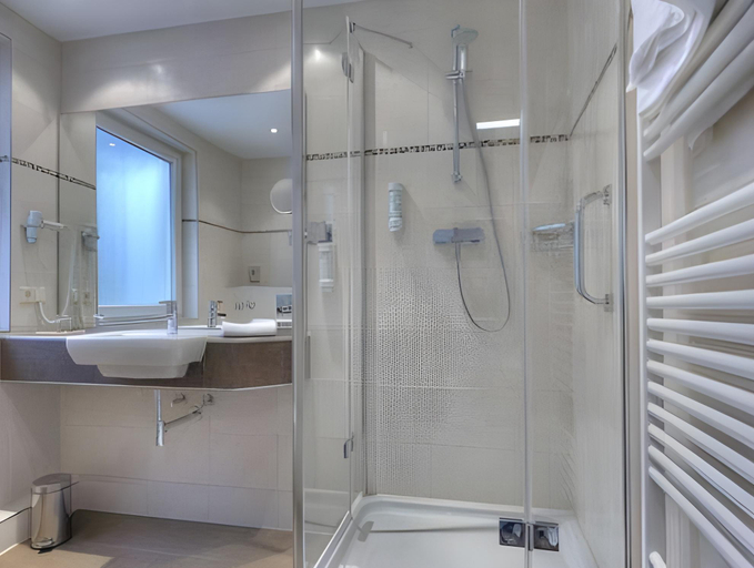Bathroom, Rhein-Neckar Hotel, Mannheim