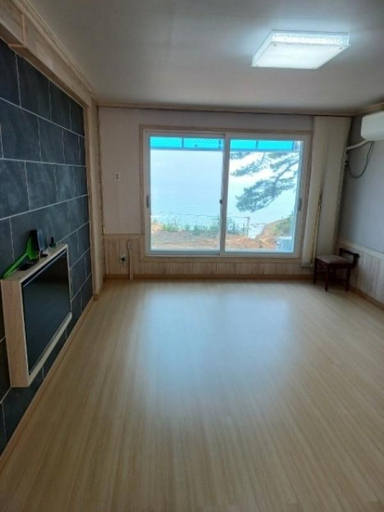 Others 2, Ongjin Seungbong Badaro Pension, Ongjin