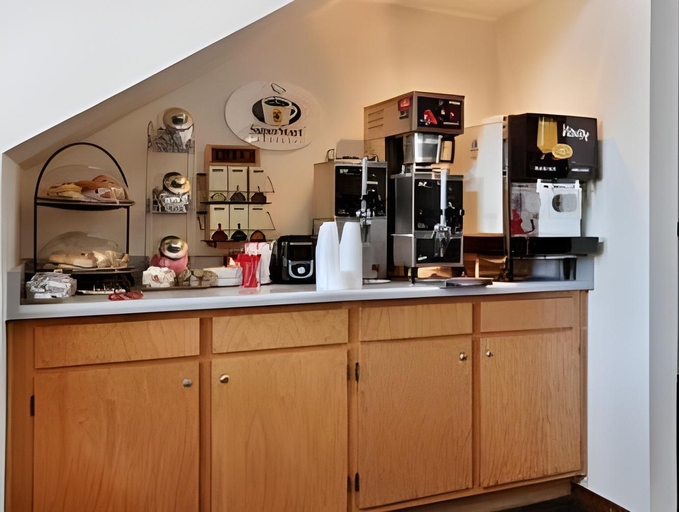 Food & Drinks 5, Super 8 by Wyndham Clayton, Union