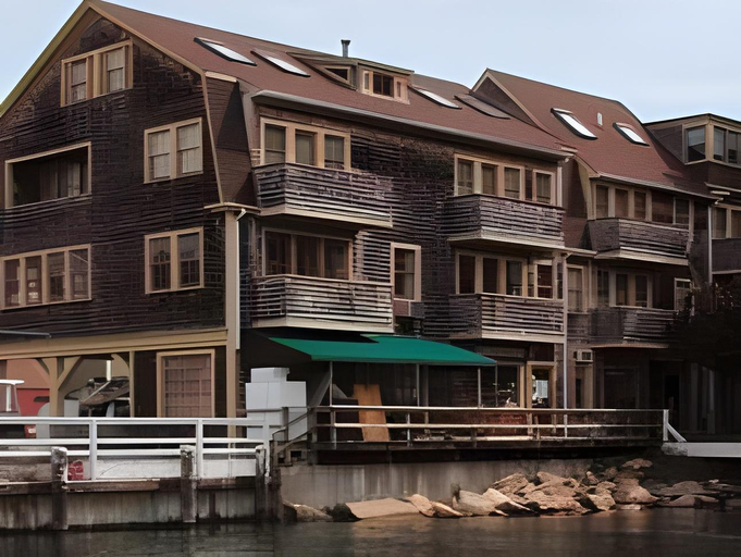 Others 3, Harborside Inn, Newport