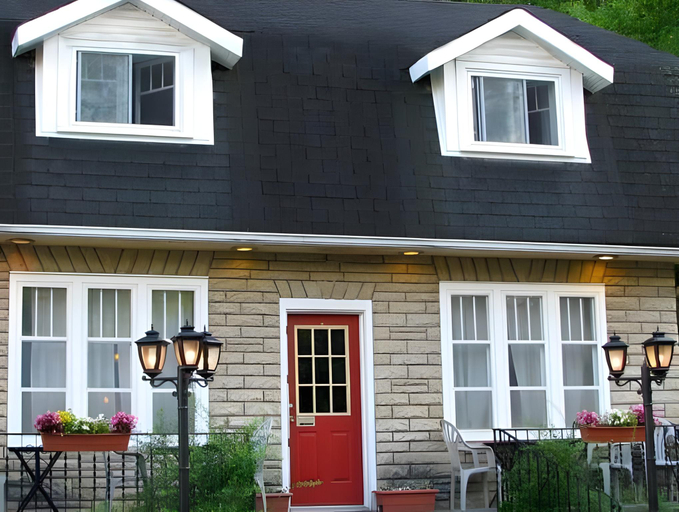Exterior & Views