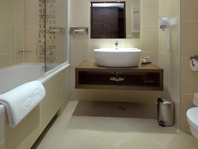 Bathroom 4, Qubus Hotel Kielce, Kielce City