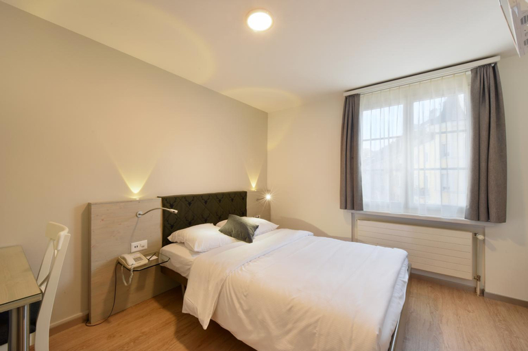Bedroom 12