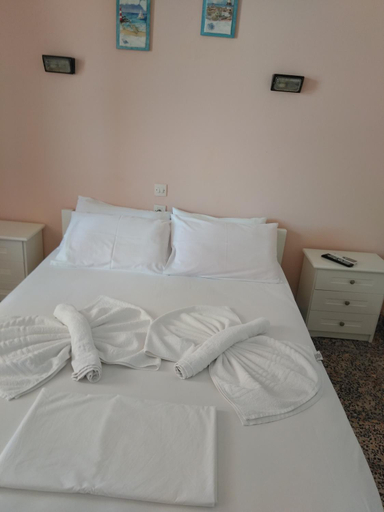 Others 5, Rooms Apostolis, Thessaly