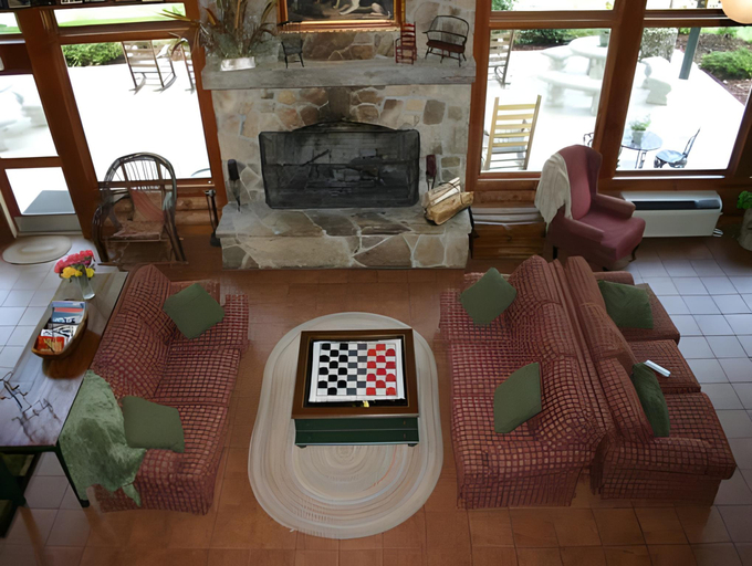Public Area 2, Lake Chatuge Lodge, Towns