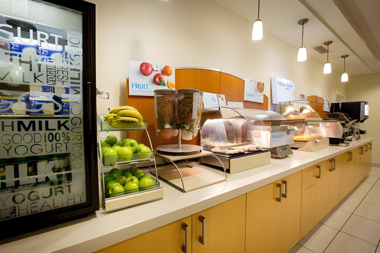 Food & Drinks, Holiday Inn Express Stellarton-New Glasgow By IHG, Pictou