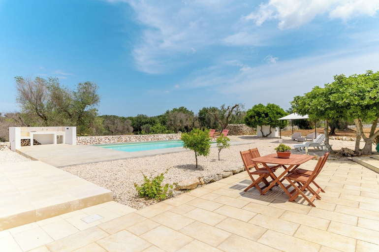 Sport & Beauty 1, Villa Doc700 con piscina, Brindisi