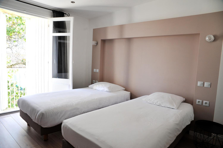 Bedroom 2, Grand Hotel, Gironde