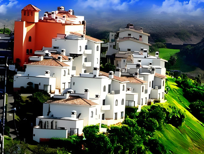 Exterior & Views
