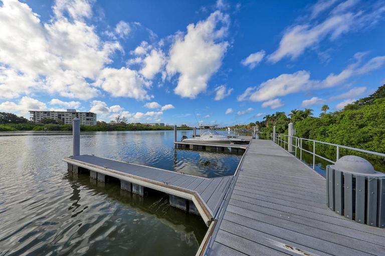 Sport & Beauty 2, BeachTrail Lodging, Pinellas
