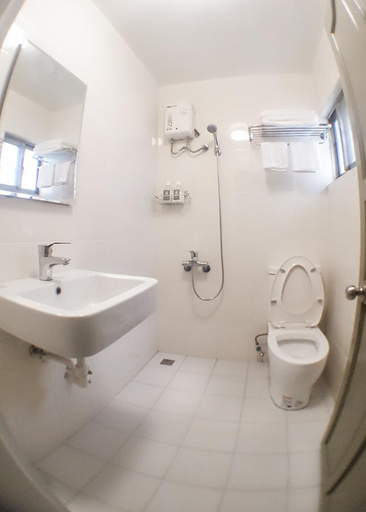 Bathroom 5, Feb hostel, Tainan
