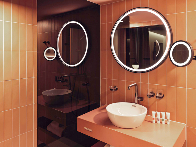 Bathroom 5, Swissôtel Kursaal Bern, Bern
