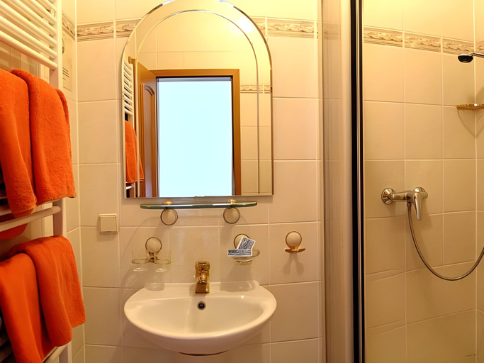 Bathroom 3, Vanilla Hof, Burgenlandkreis