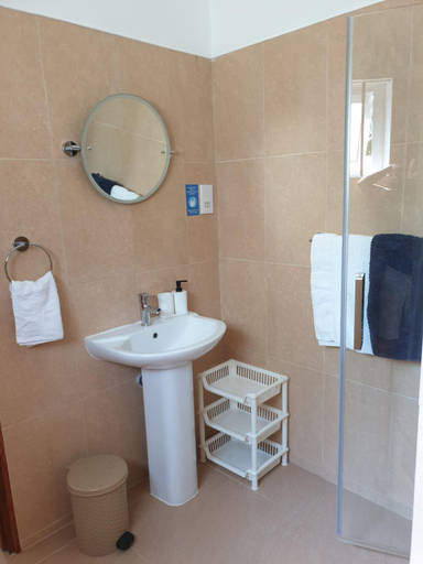 Bathroom 3, La Maison Hibiscus